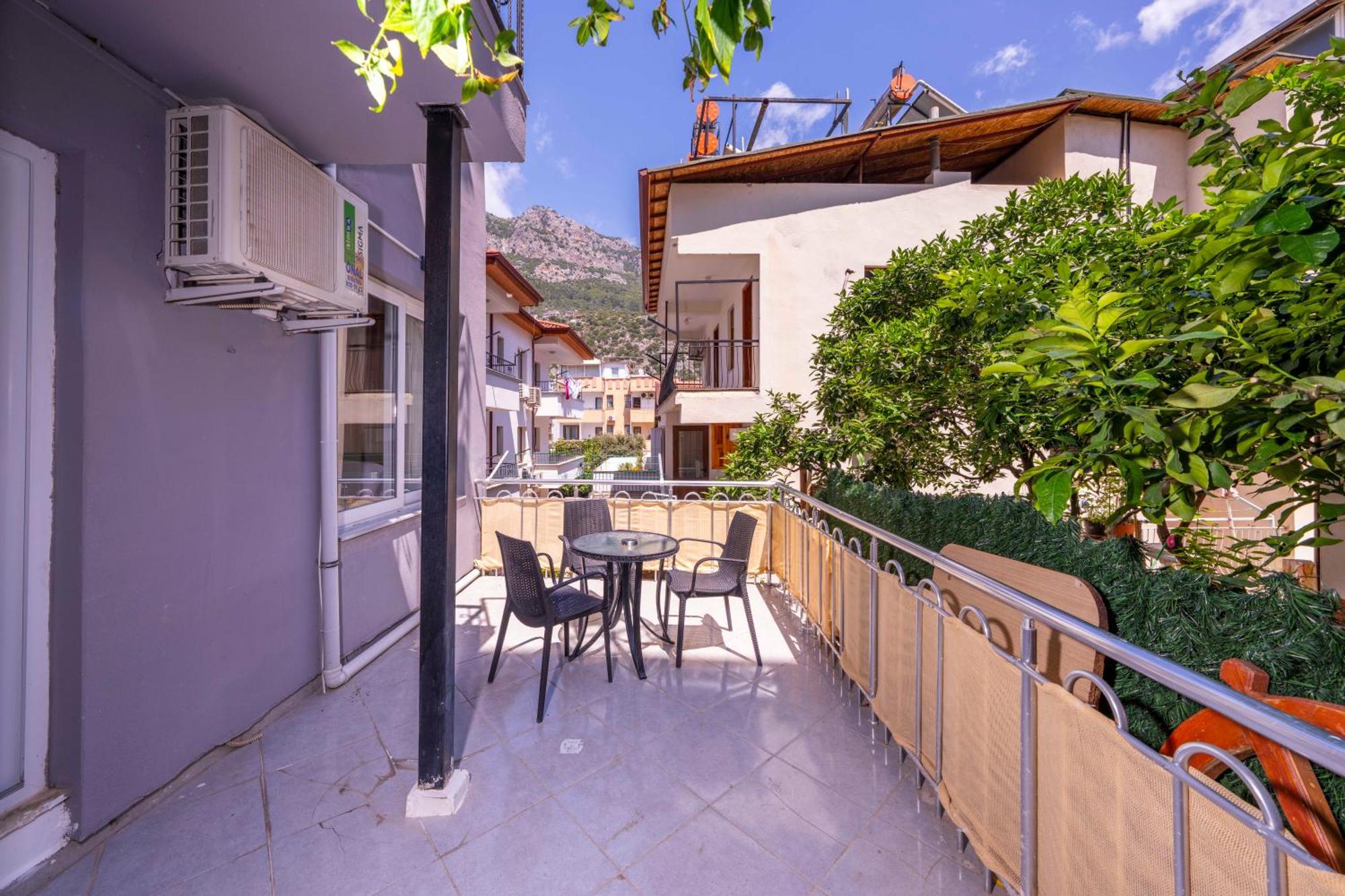 Aparthotel Larex *